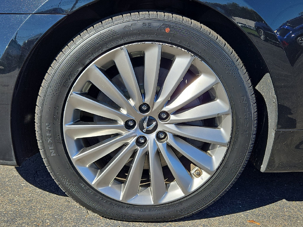 Used 2014 Hyundai Equus Signature RWD image 9