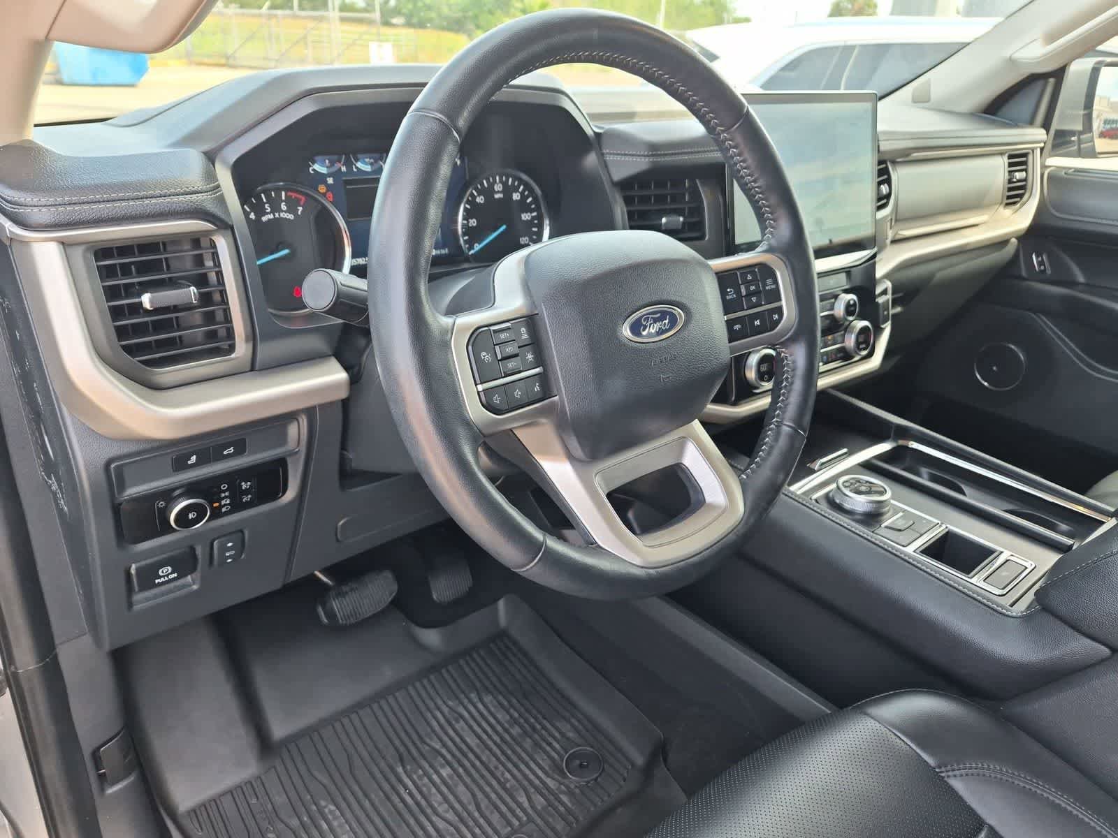 Certified 2024 Ford Expedition XLT RWD image 10