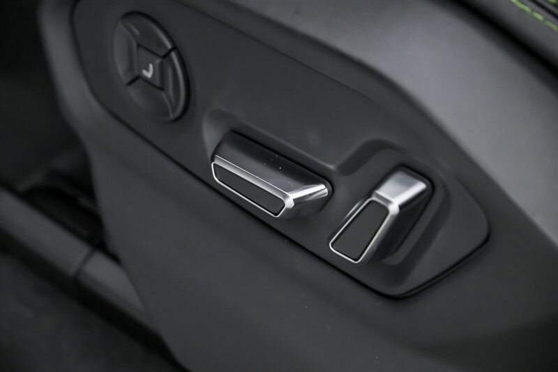 Used 2022 Lamborghini Urus AWD/4WD image 27