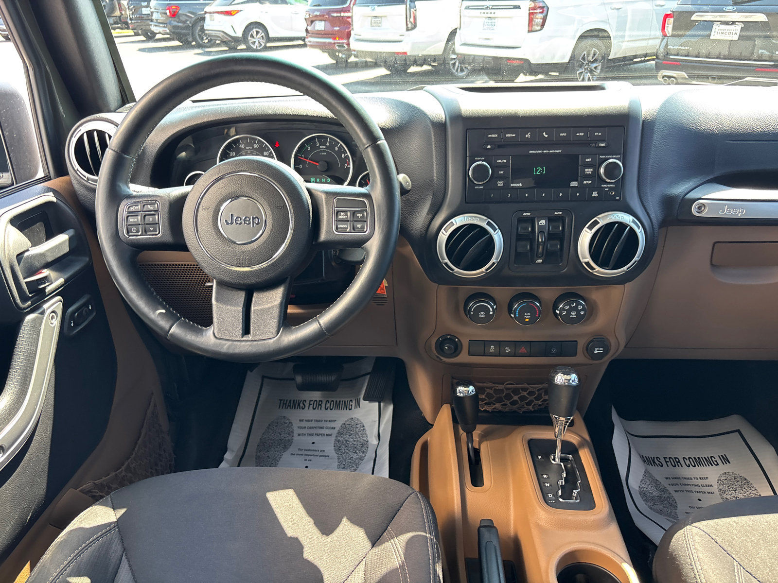Used 2015 Jeep Wrangler Unlimited Sahara w/ Connectivity Group AWD/4WD image 23