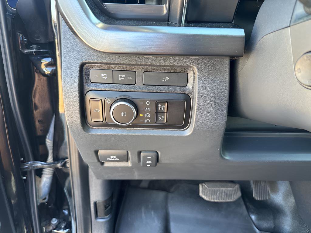 Used 2023 Ford F350 Lariat w/ Snow Plow Prep Package image 26