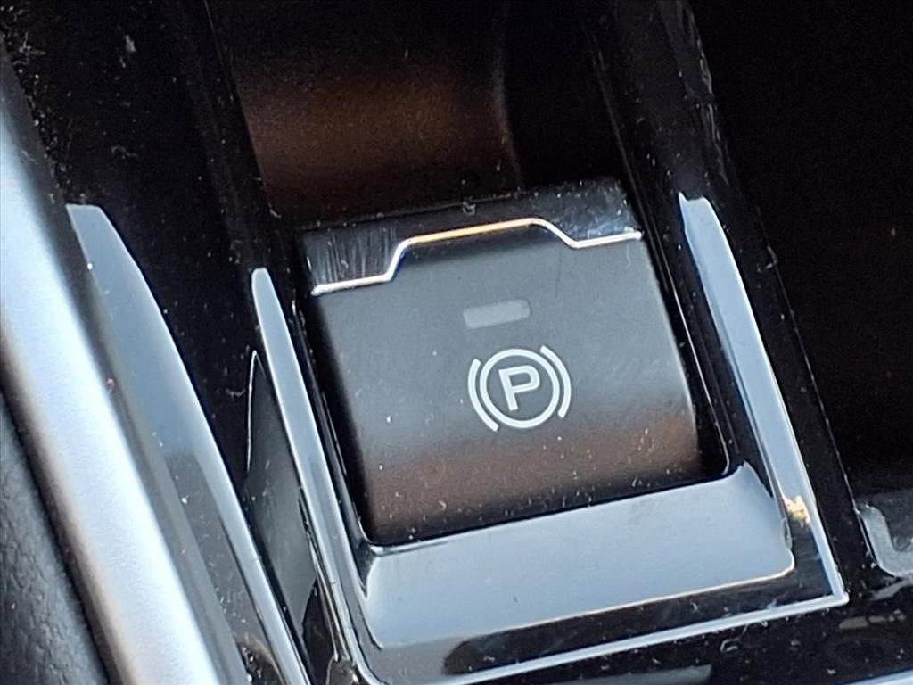 Certified 2025 Subaru Outback Premium image 22