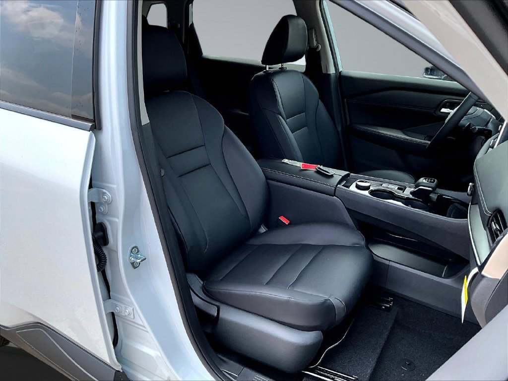 New 2026 Nissan Rogue Dark Armor AWD/4WD image 10