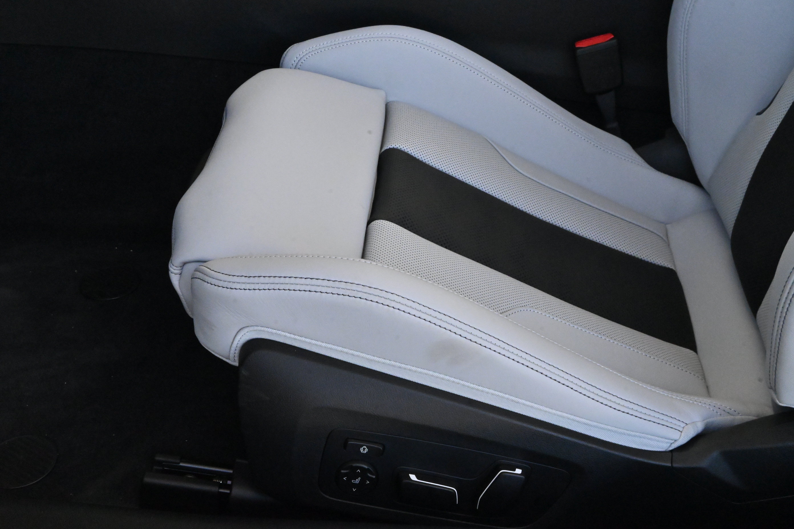 New 2027 BMW M4 xDrive Competition w/ Executive Package AWD/4WD image 30