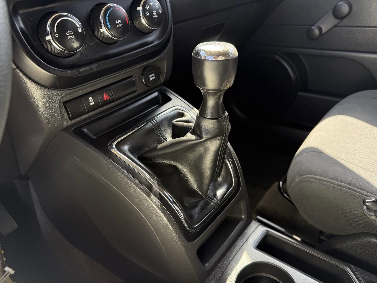 Used 2016 Jeep Patriot Sport image 22