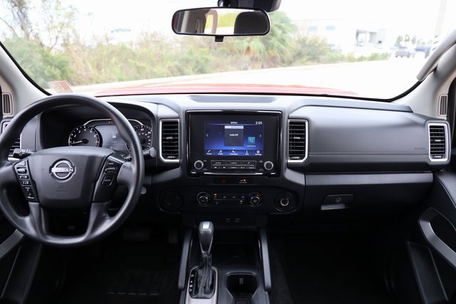 Used 2022 Nissan Frontier SV image 12