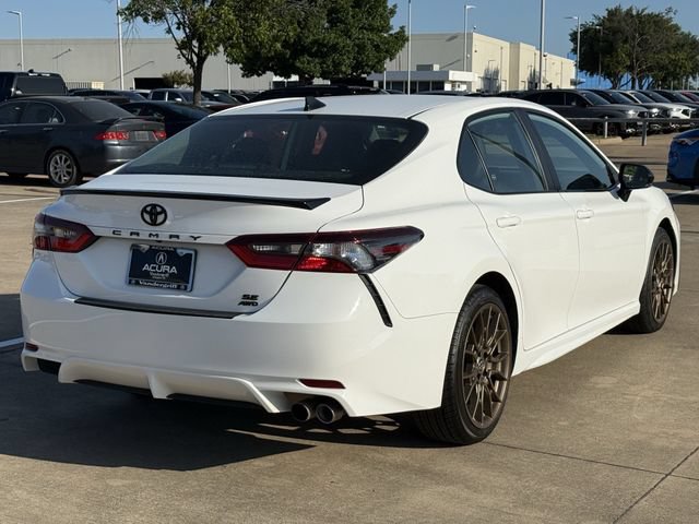 Used 2023 Toyota Camry SE AWD/4WD image 4