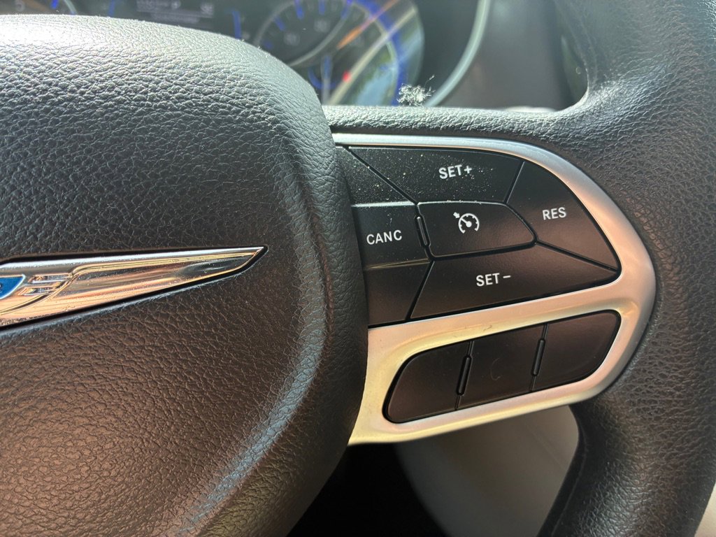Used 2020 Chrysler Pacifica Touring FWD image 56