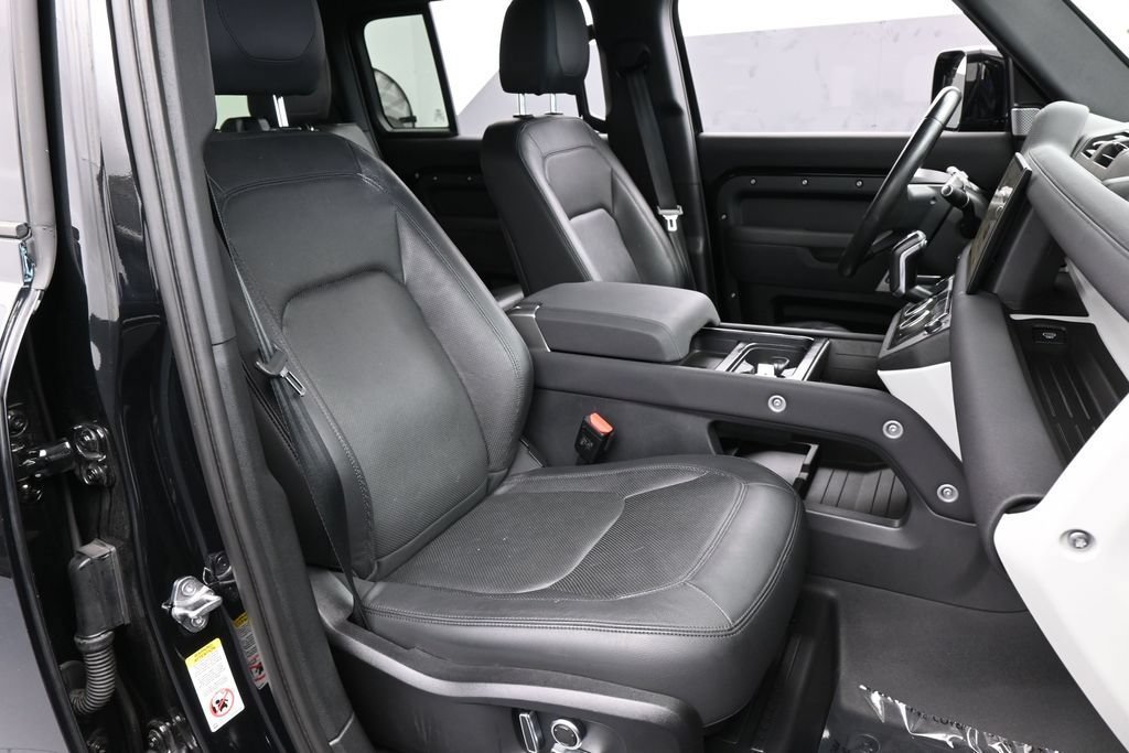 Used 2023 Land Rover Defender 130 SE AWD/4WD image 48