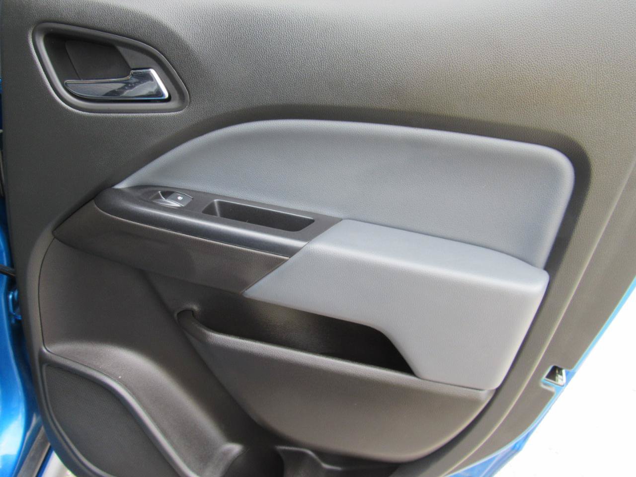 Used 2021 Chevrolet Colorado Z71 AWD/4WD image 38