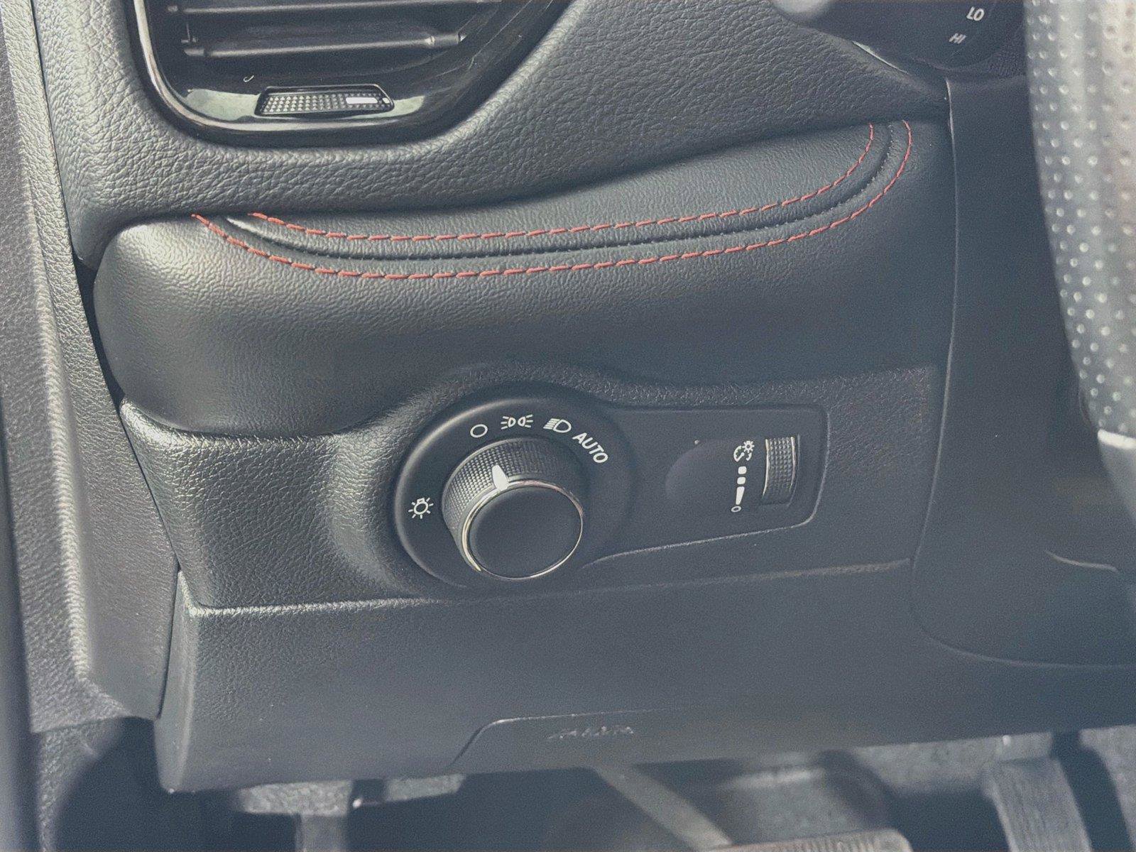 Used 2025 Dodge Durango GT AWD/4WD image 17