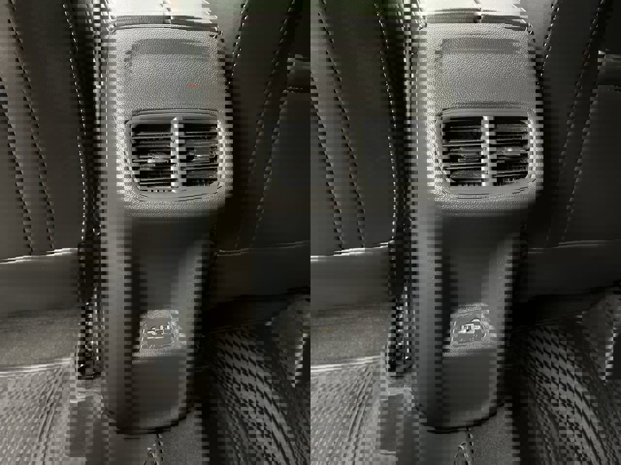 Certified 2023 Buick Envision Preferred w/ Sport Touring Package image 12