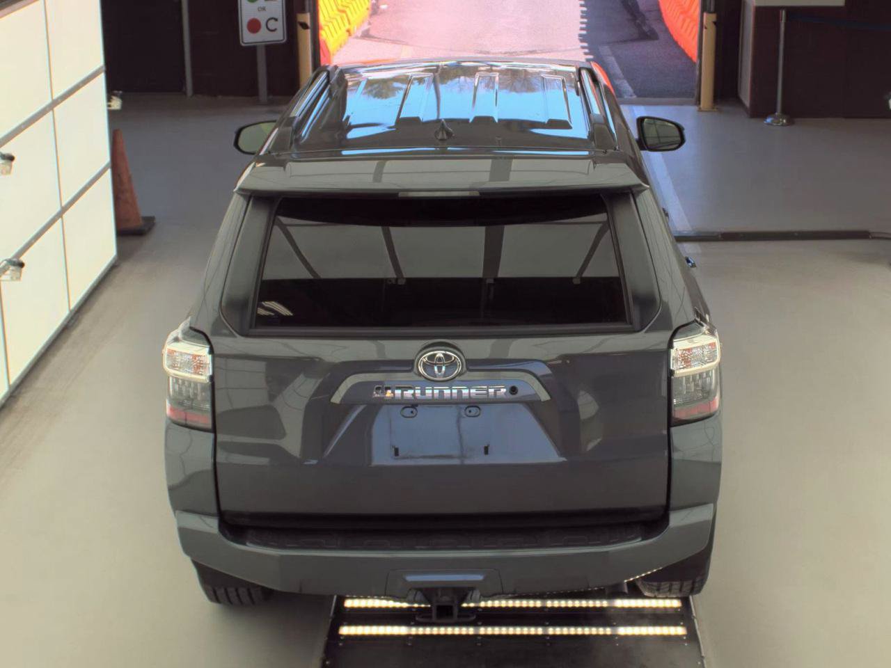 Used 2021 Toyota 4Runner SR5 AWD/4WD image 5
