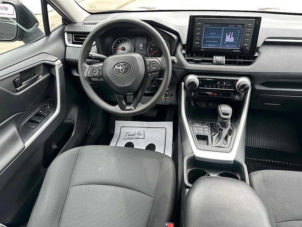 Used 2021 Toyota RAV4 LE AWD/4WD image 18
