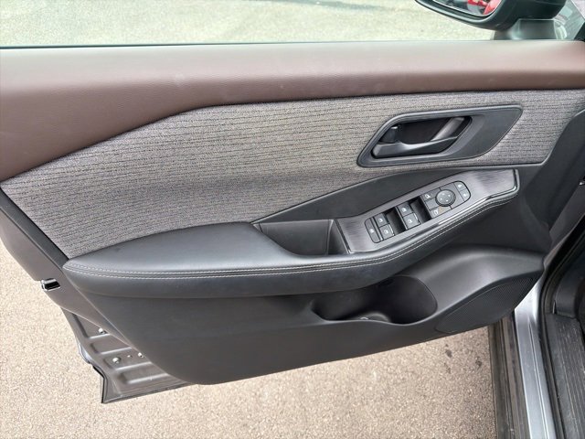 Used 2021 Nissan Rogue S image 15