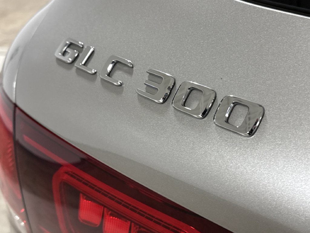 Used 2021 Mercedes-Benz GLC 300 image 26