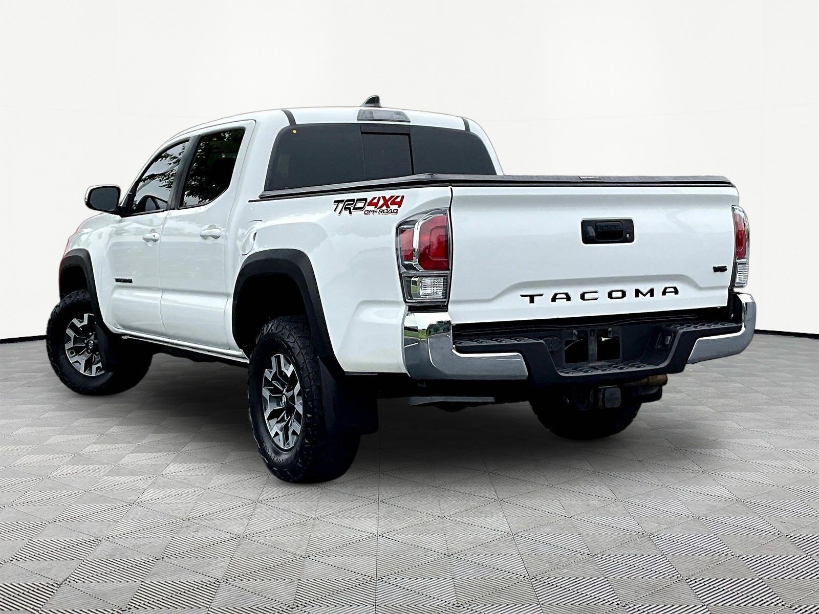 Used 2023 Toyota Tacoma TRD Off-Road AWD/4WD image 4