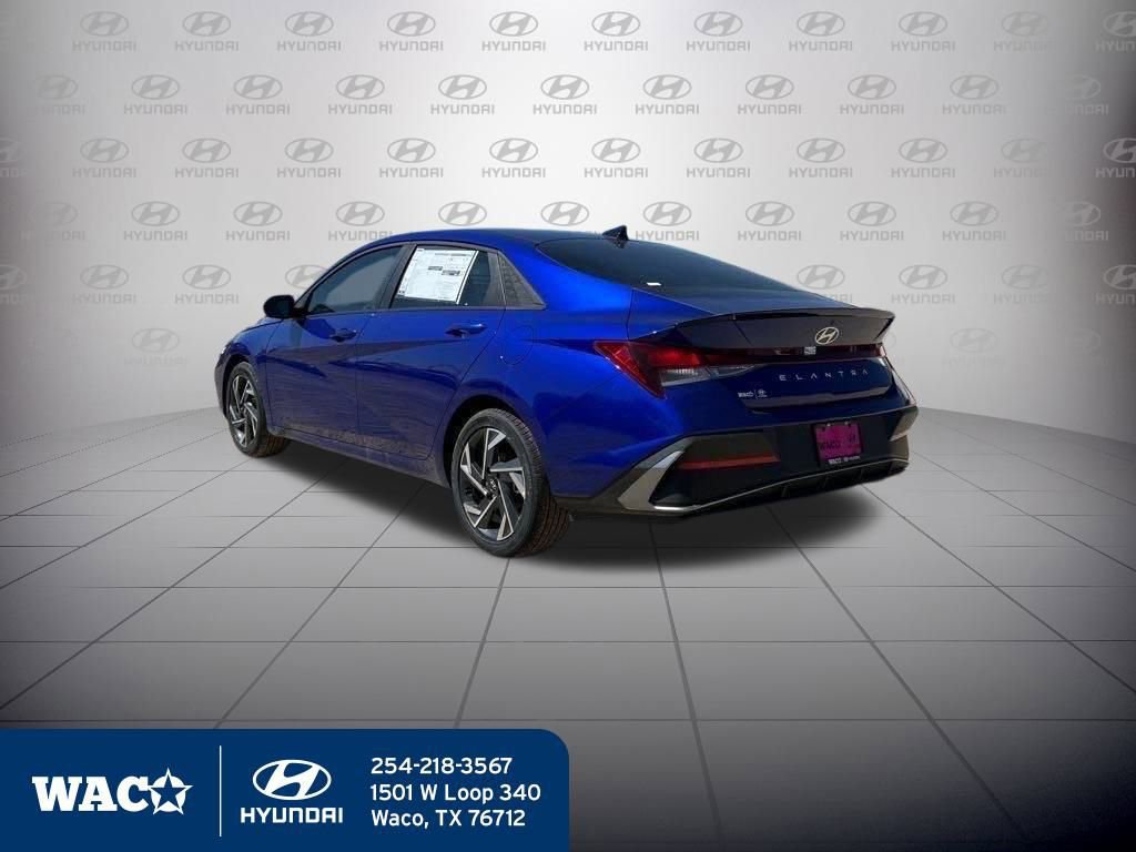 Used 2025 Hyundai Elantra Sport image 5