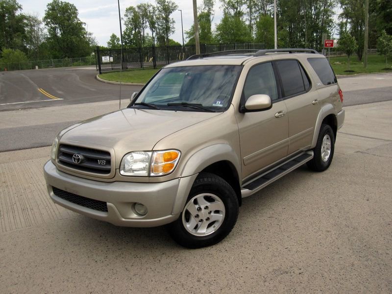 Used 2004 Toyota Sequoia SR5 AWD/4WD image 4