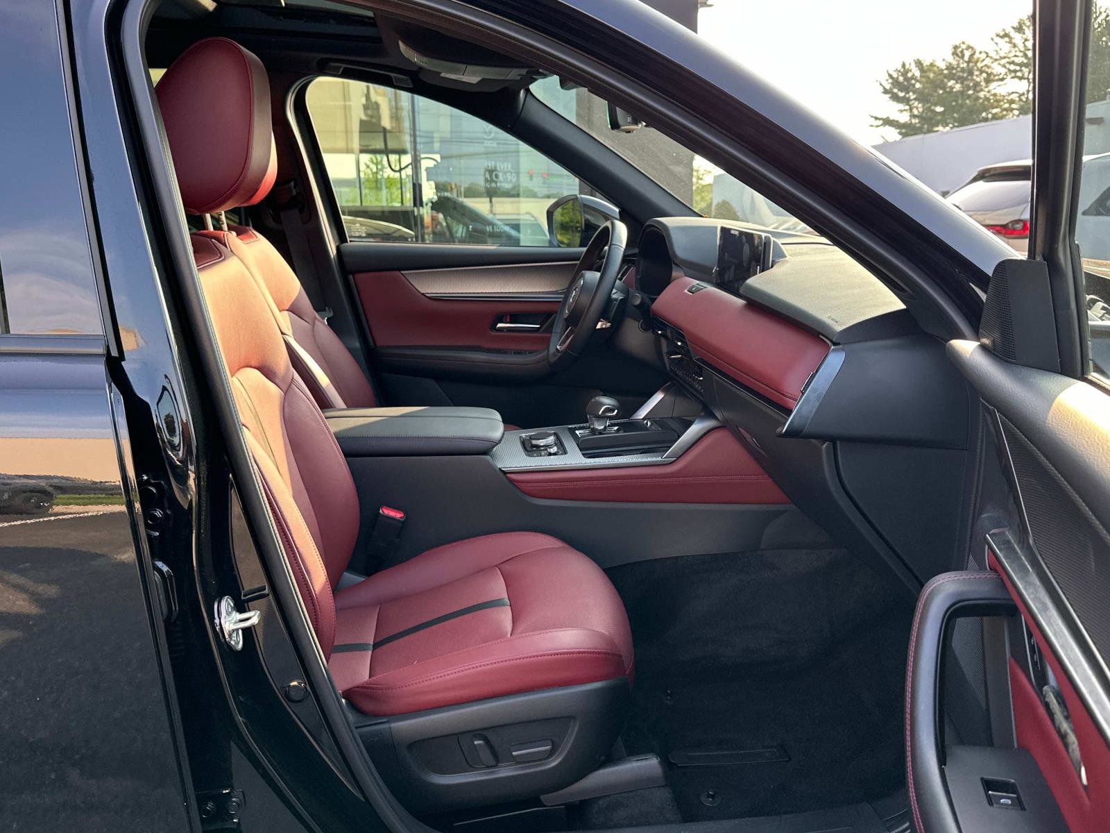 Certified 2025 MAZDA CX-70 3.3 Turbo S w/ Premium Package image 13