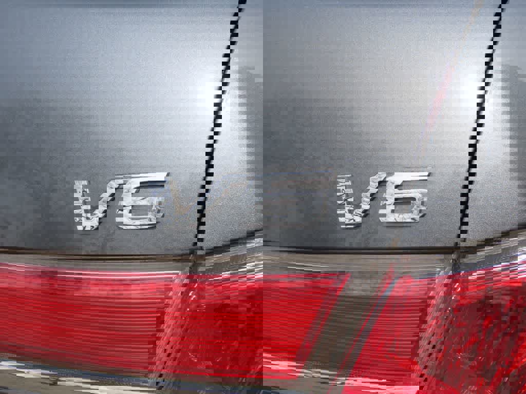 Used 2011 Honda Accord EX-L image 8