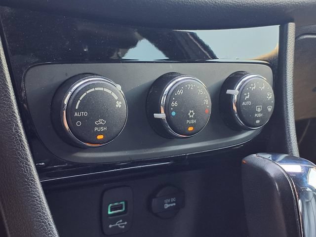 Used 2012 Chrysler 200 Limited FWD image 11