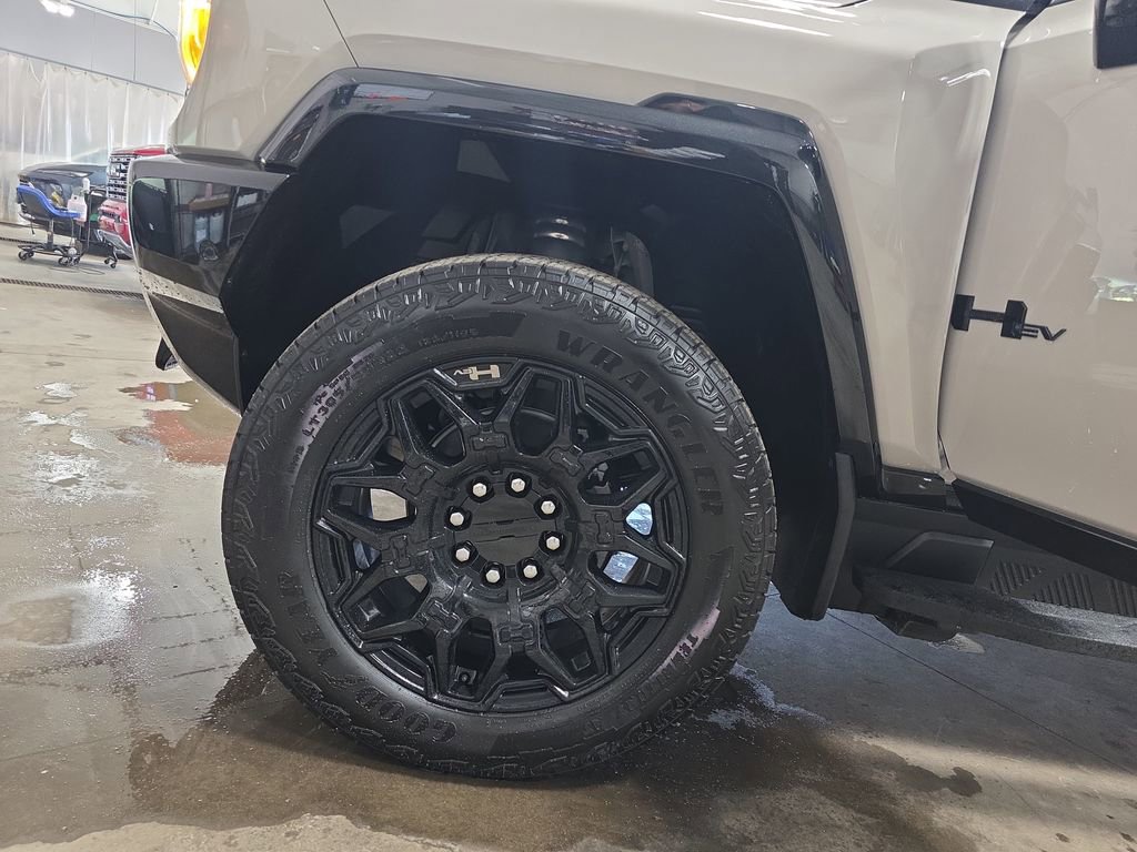 New 2026 GMC Hummer EV SUV w/ LPO, Dark Essentials Package image 36