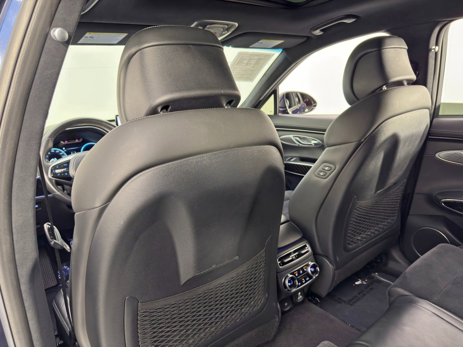 Used 2022 Genesis GV70 3.5T Sport w/ Sport Prestige Package AWD/4WD image 37