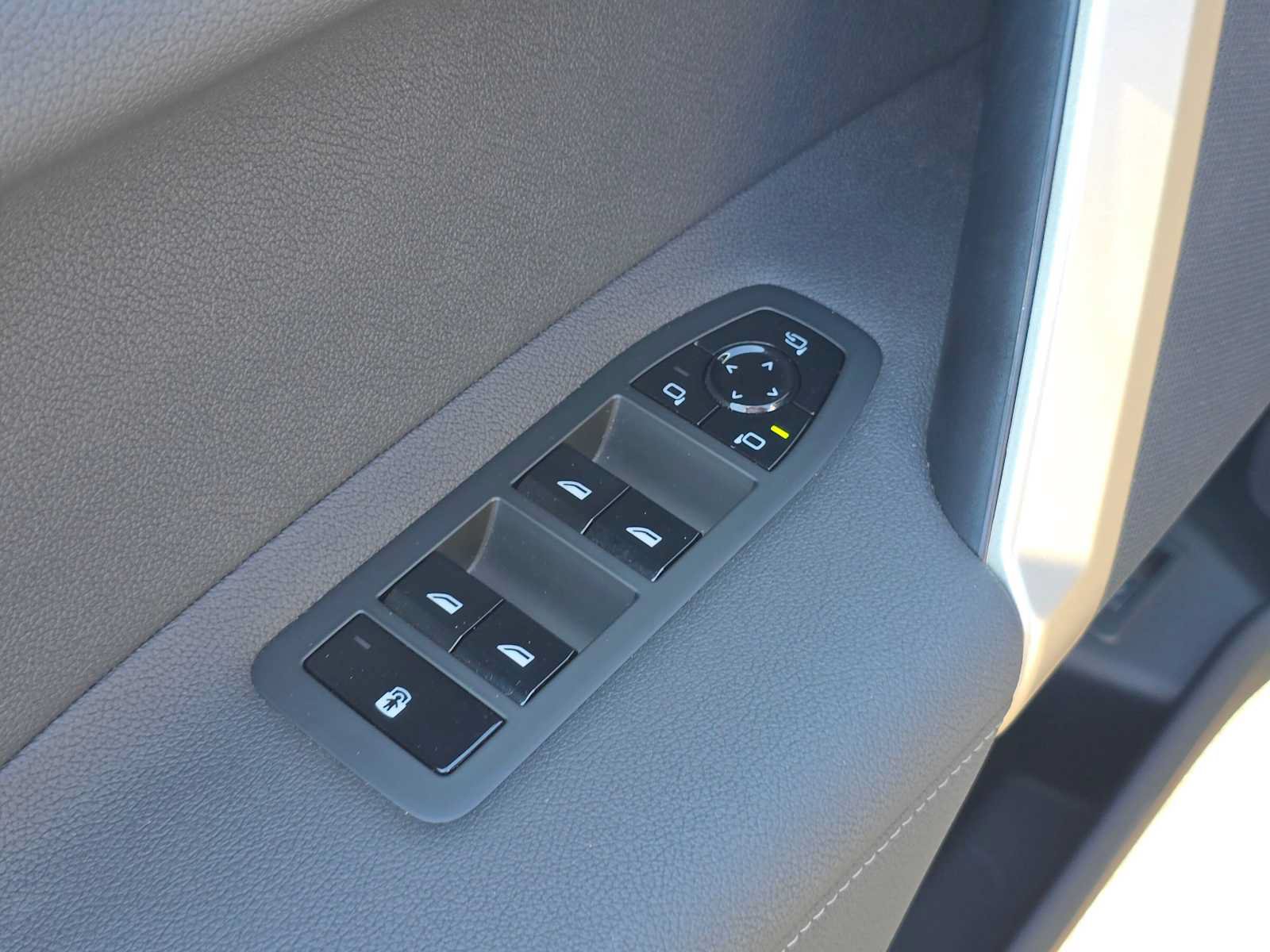 Used 2023 BMW iX M60 w/ Executive Package AWD/4WD image 24