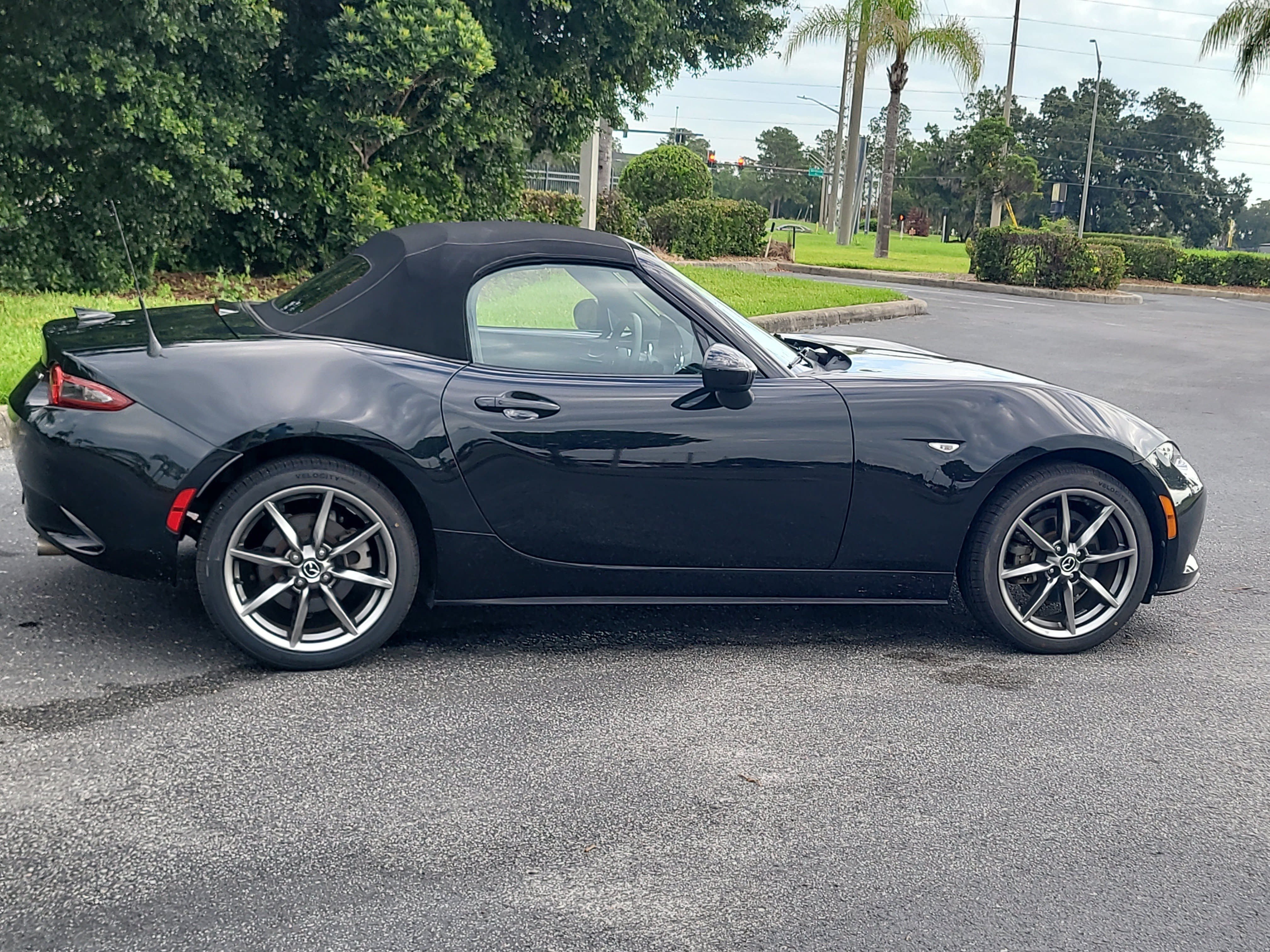 Used 2023 MAZDA MX-5 Miata Grand Touring RWD image 8