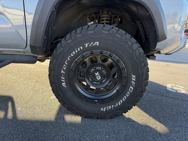 Used 2018 Toyota Tacoma TRD Off-Road image 15