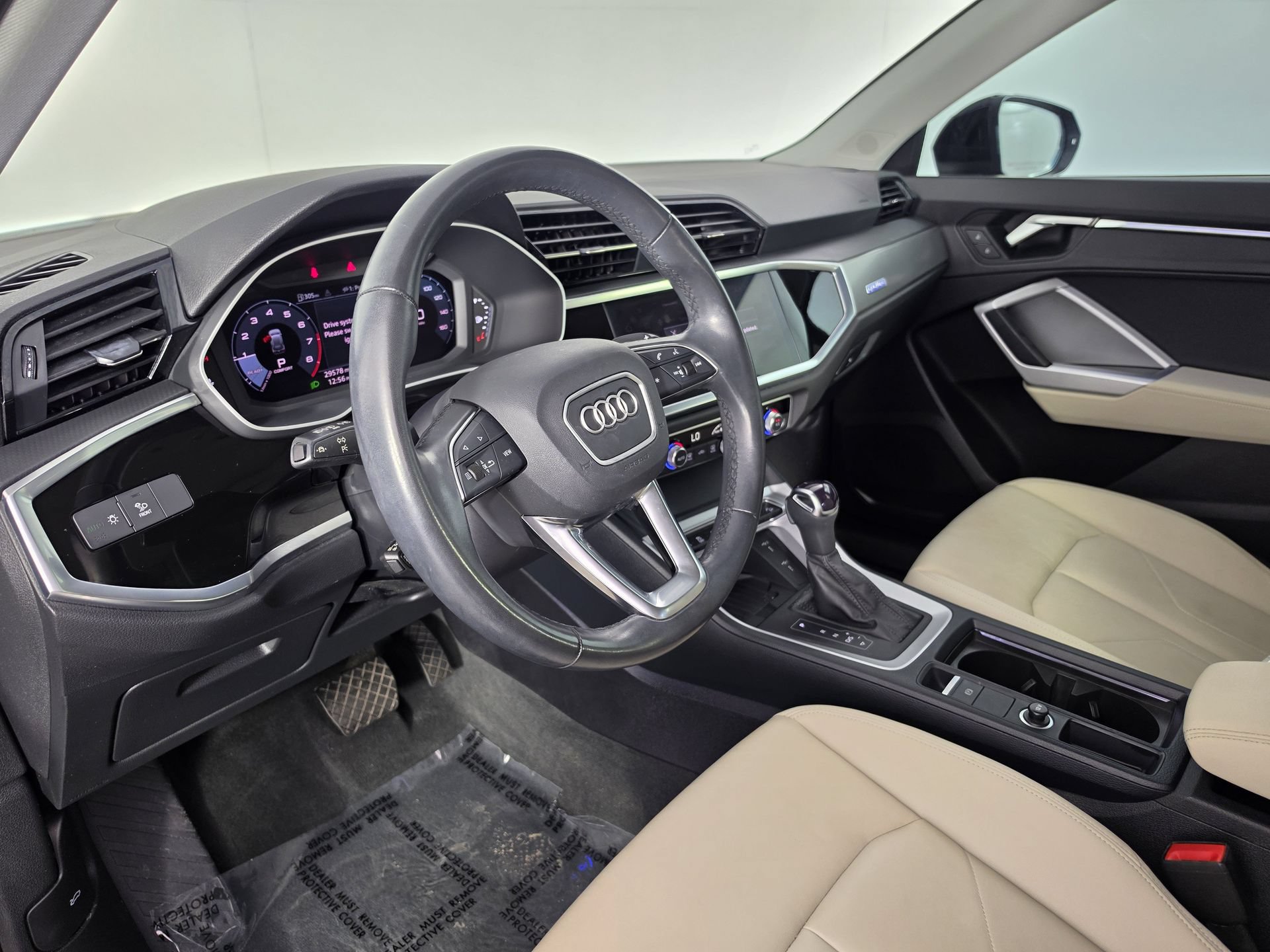 Certified 2024 Audi Q3 2.0T Premium Plus AWD/4WD image 2