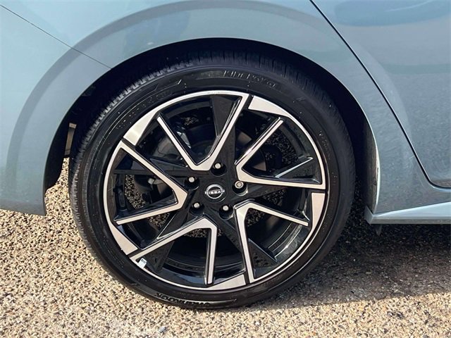 Used 2025 Nissan Sentra SR w/ Trunk Package image 11