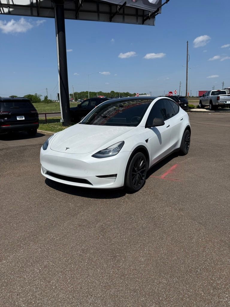 Used 2021 Tesla Model Y Long Range image 2
