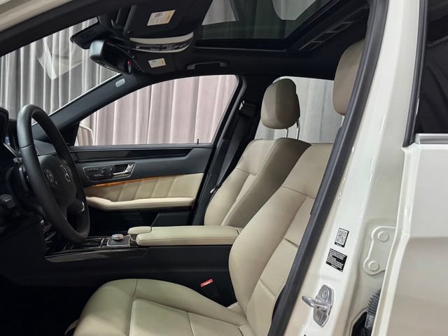 Used 2010 Mercedes-Benz E 350 4MATIC Sedan image 27