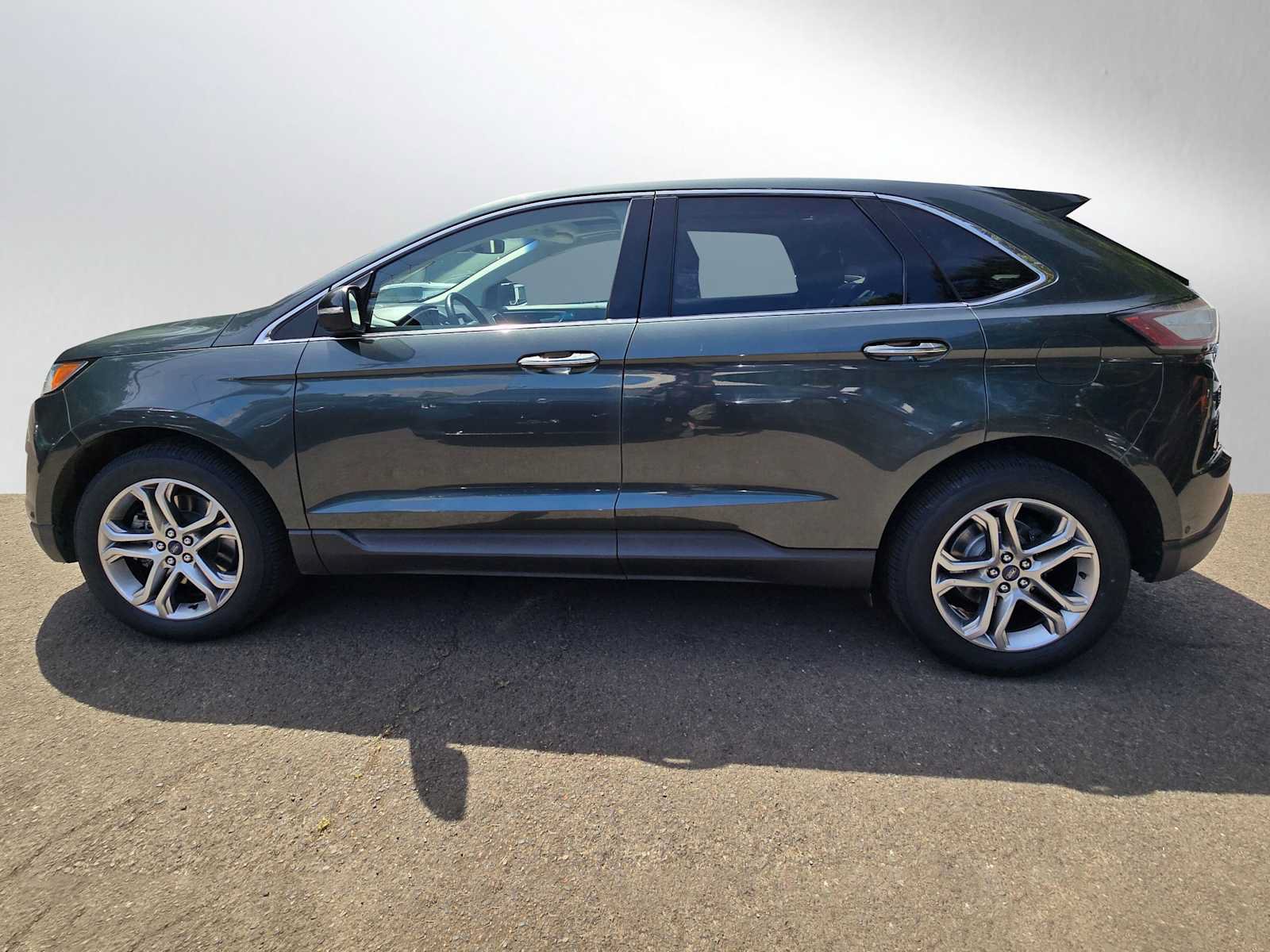 Used 2015 Ford Edge Titanium w/ Equipment Group 302A AWD/4WD image 6