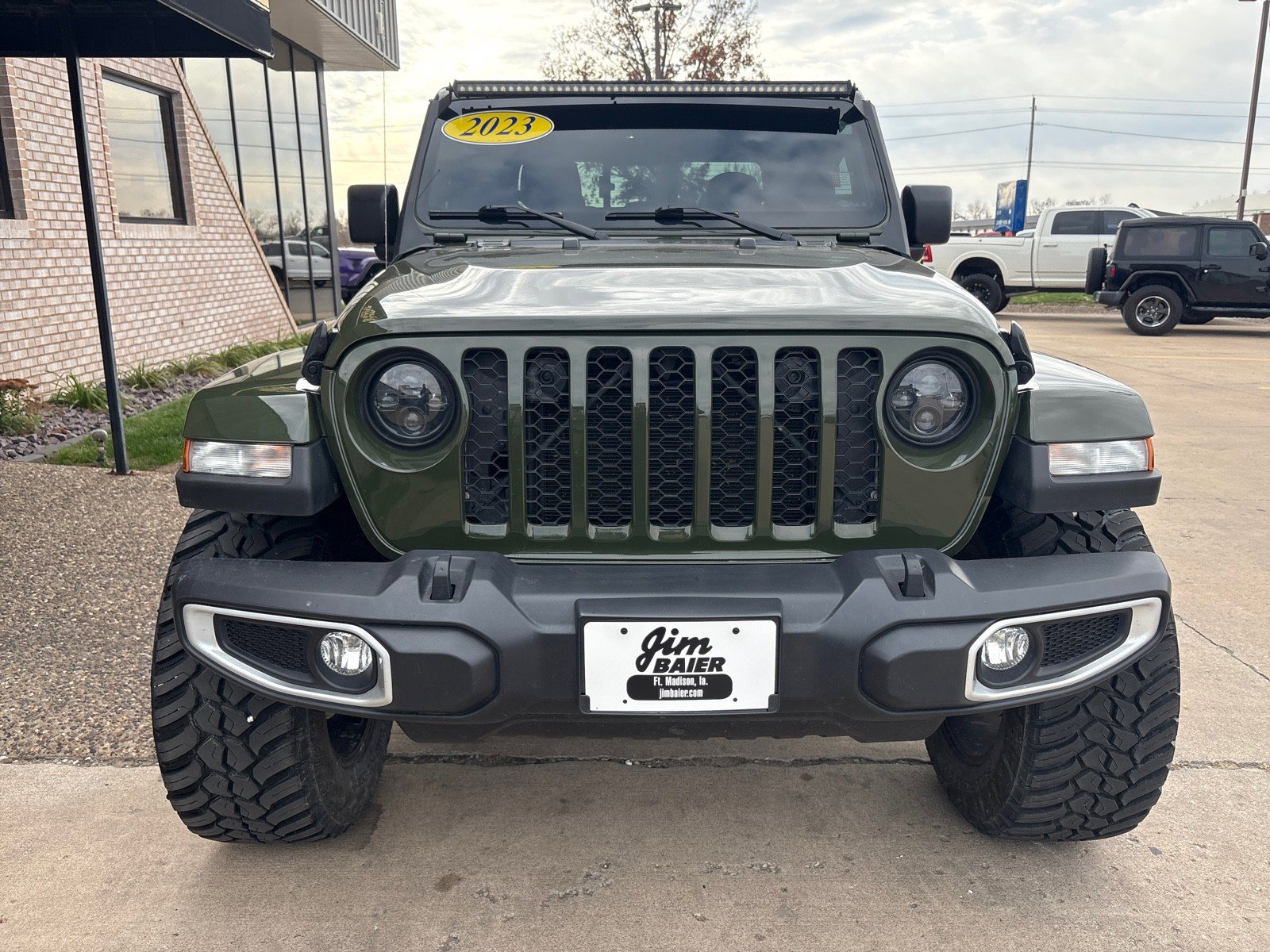 Used 2023 Jeep Gladiator Sport image 6
