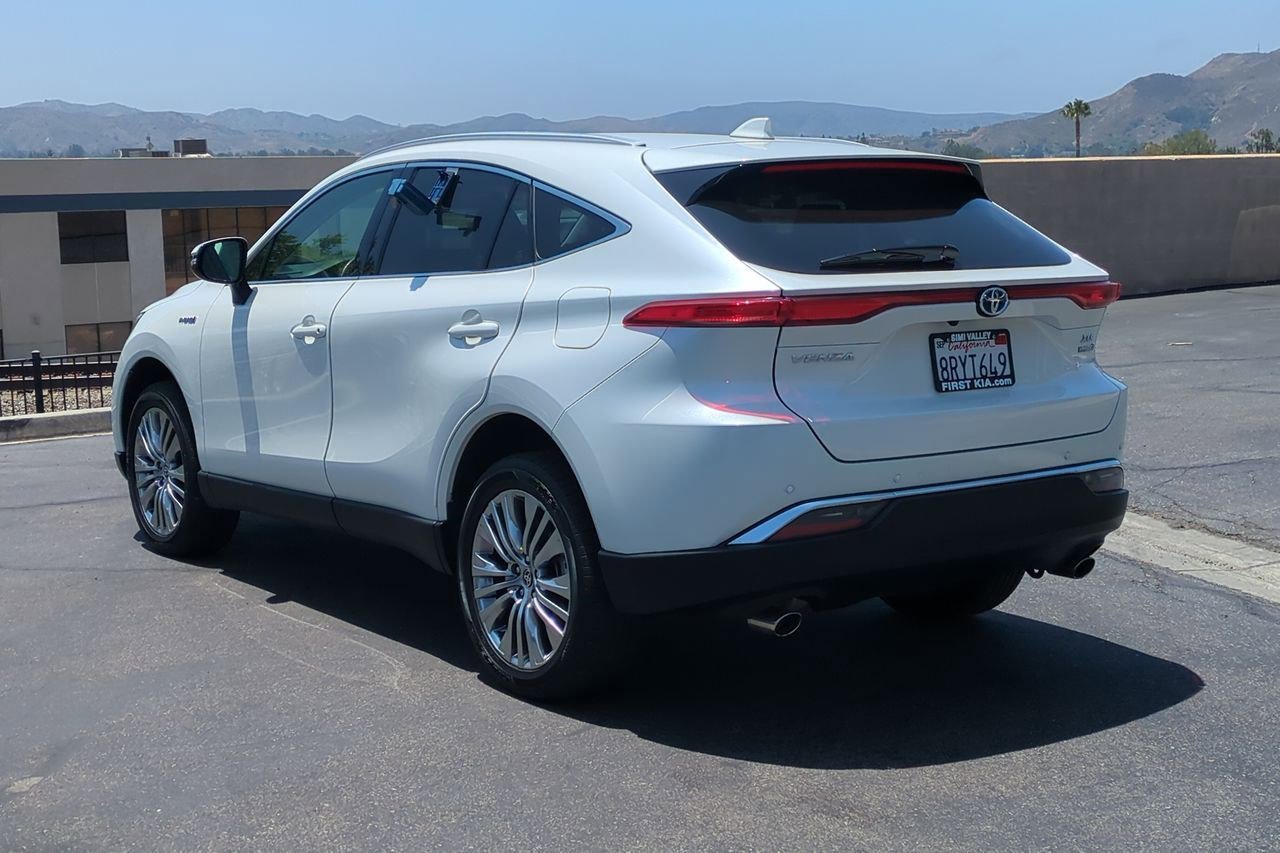 Used 2021 Toyota Venza XLE w/ Softex Package AWD/4WD image 8