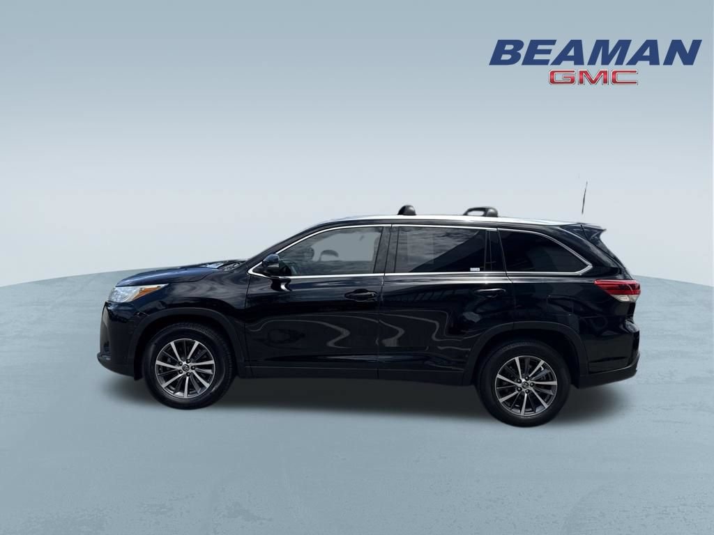 Used 2019 Toyota Highlander XLE FWD image 4
