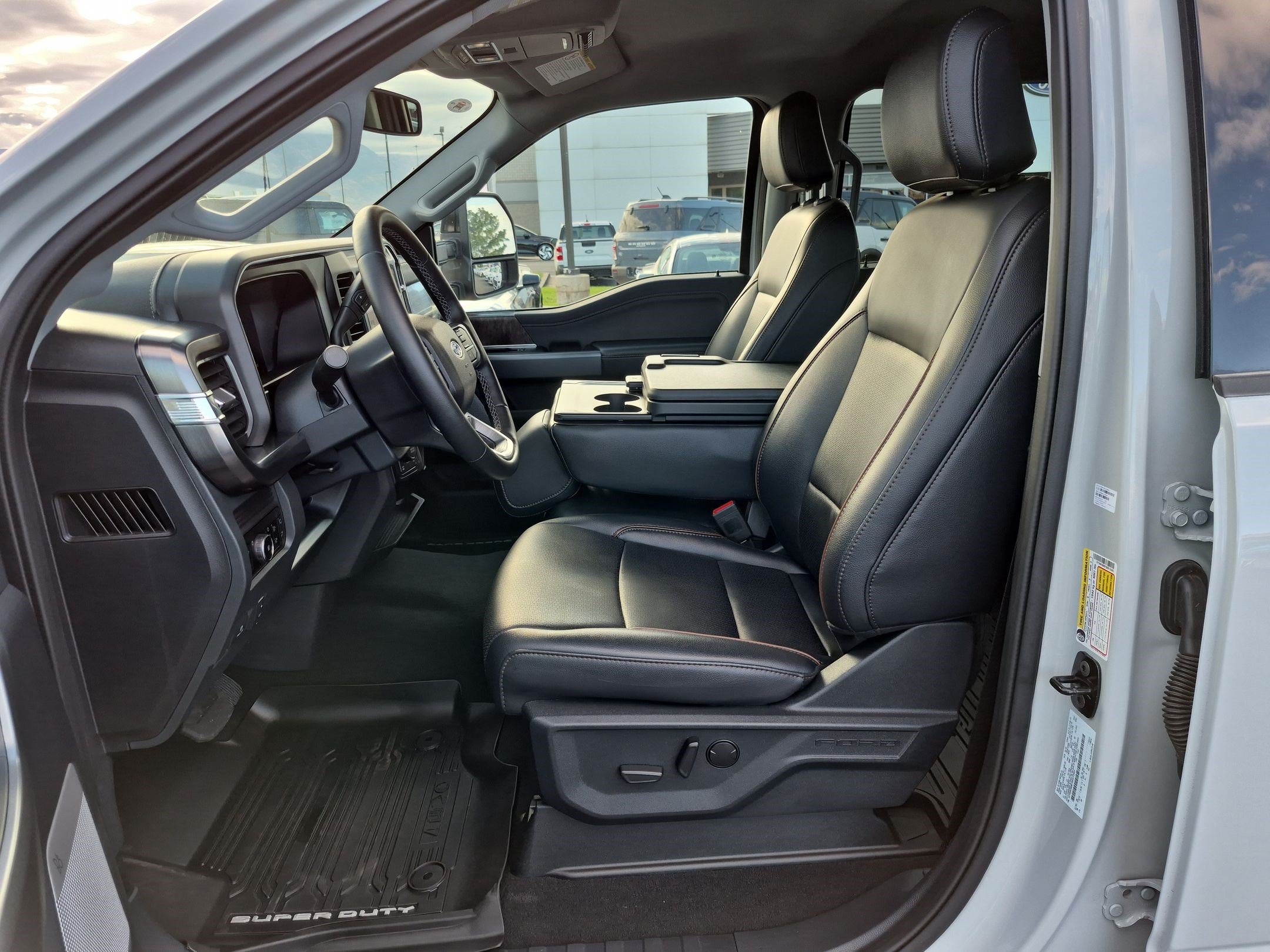 Used 2025 Ford F350 Lariat w/ Black Appearance Package AWD/4WD image 18