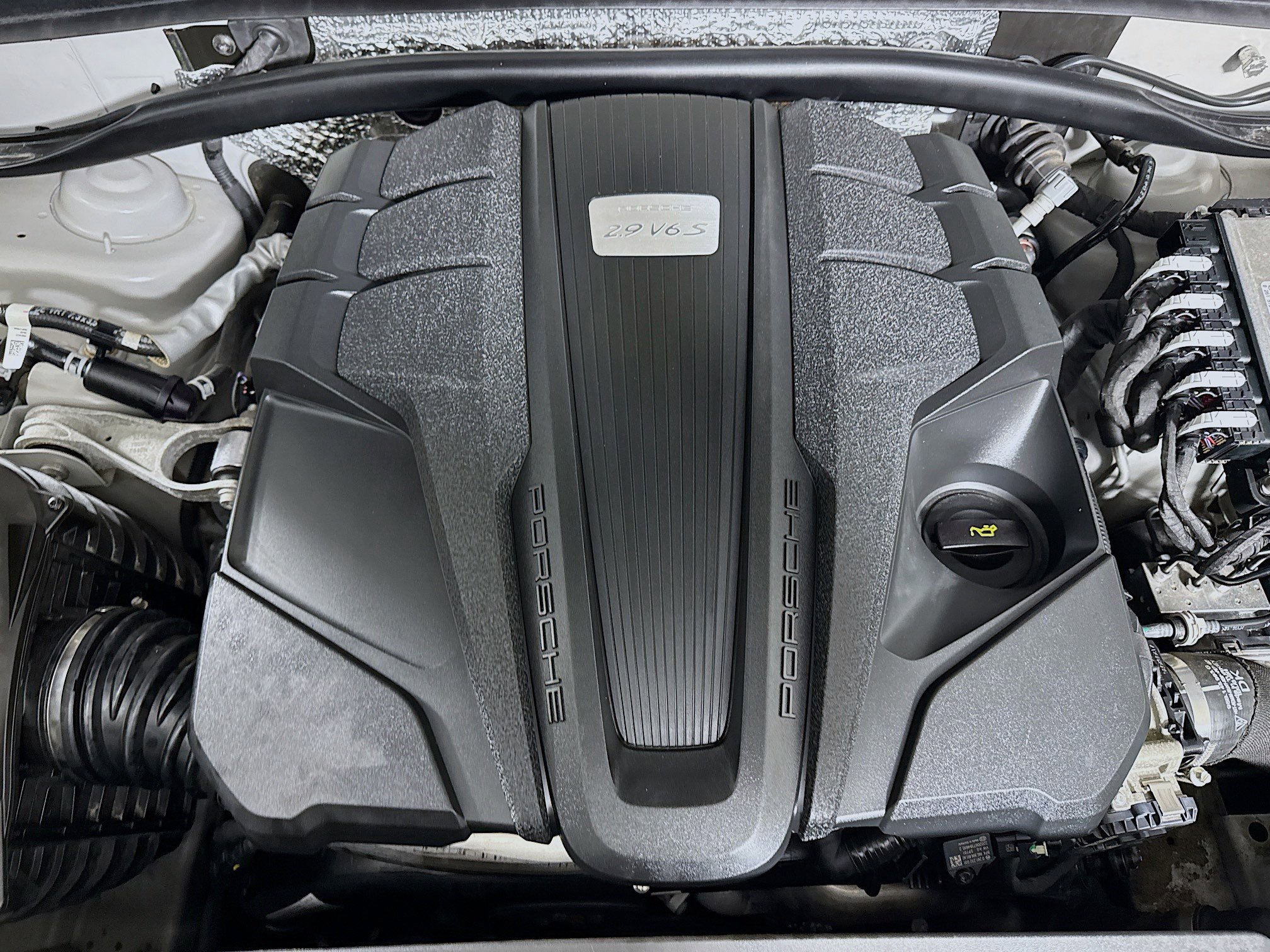 Used 2022 Porsche Macan S w/ Premium Package Plus image 38