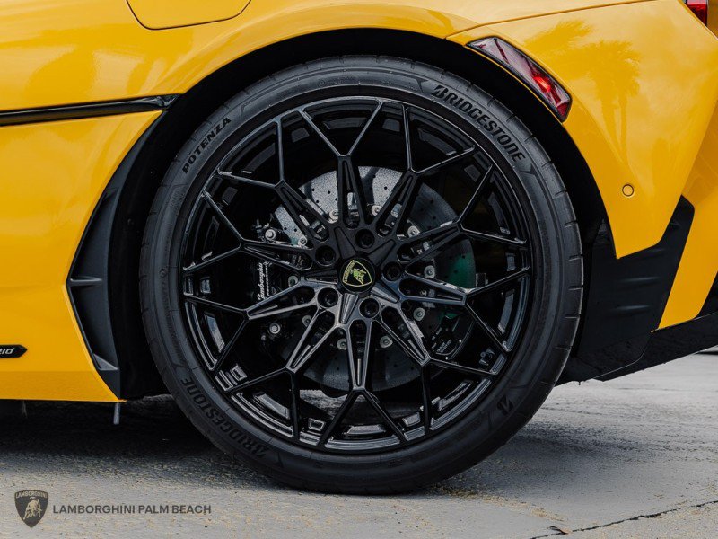 Used 2026 Lamborghini Temerario AWD/4WD image 35