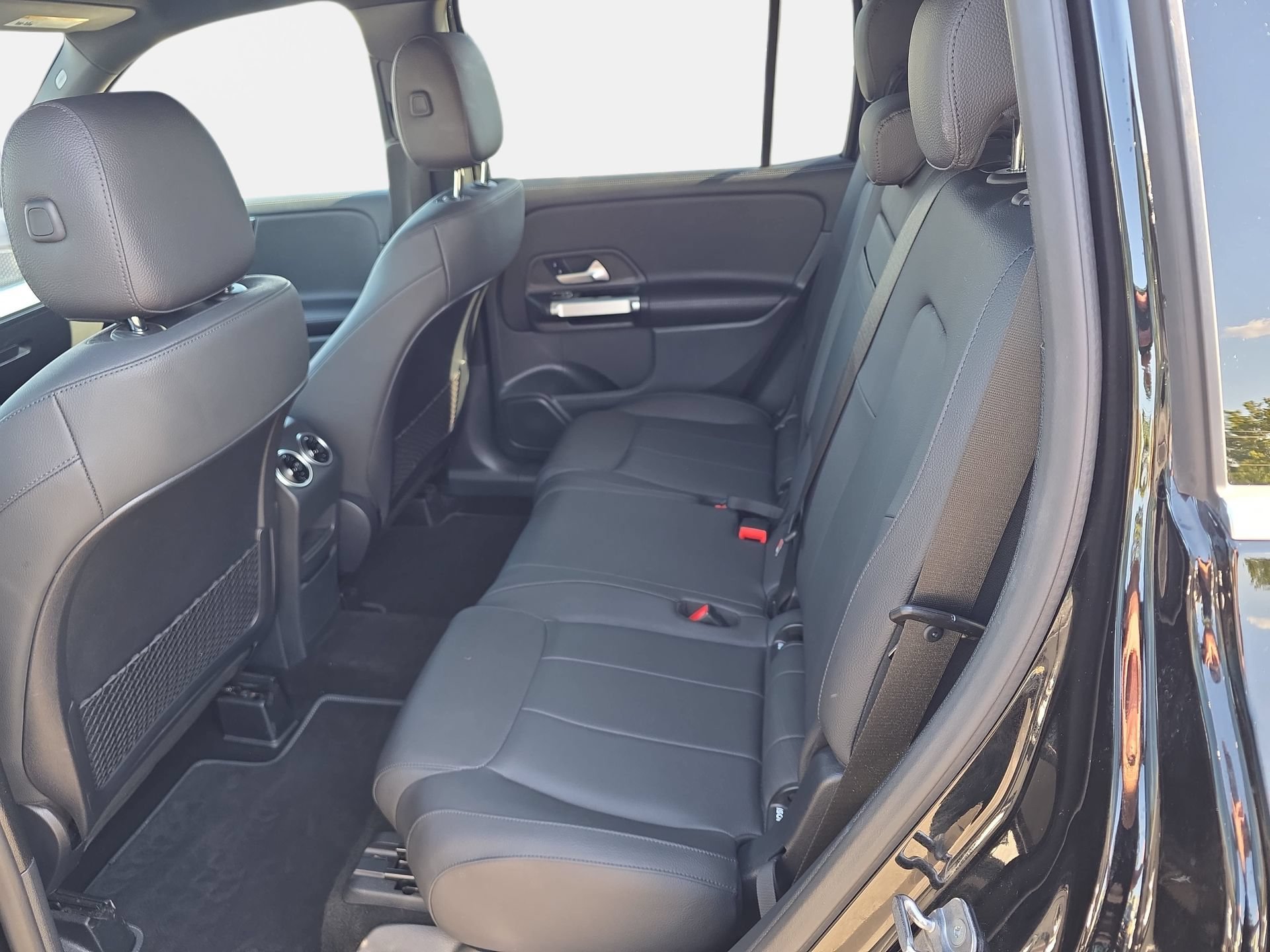 Used 2024 Mercedes-Benz GLB 250 image 14