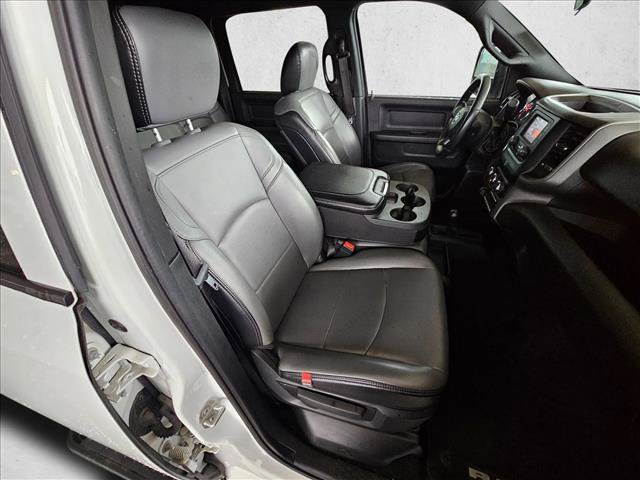 Used 2024 RAM 3500 Tradesman w/ Chrome Appearance Group AWD/4WD image 18