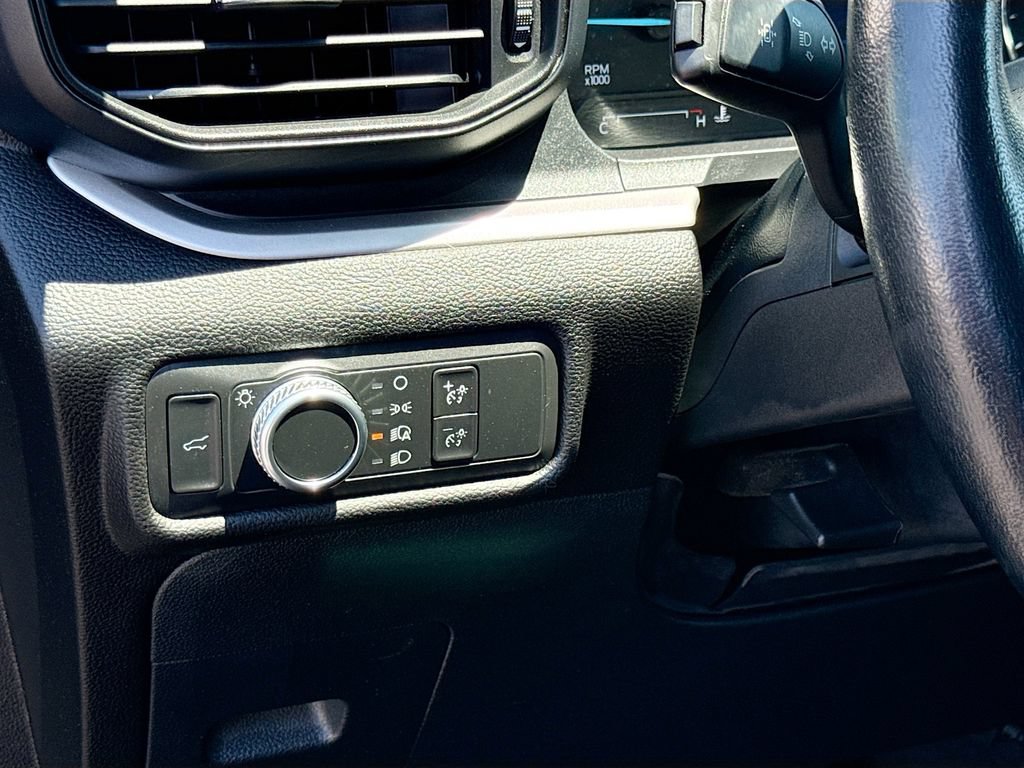 Used 2022 Ford Explorer XLT AWD/4WD image 10