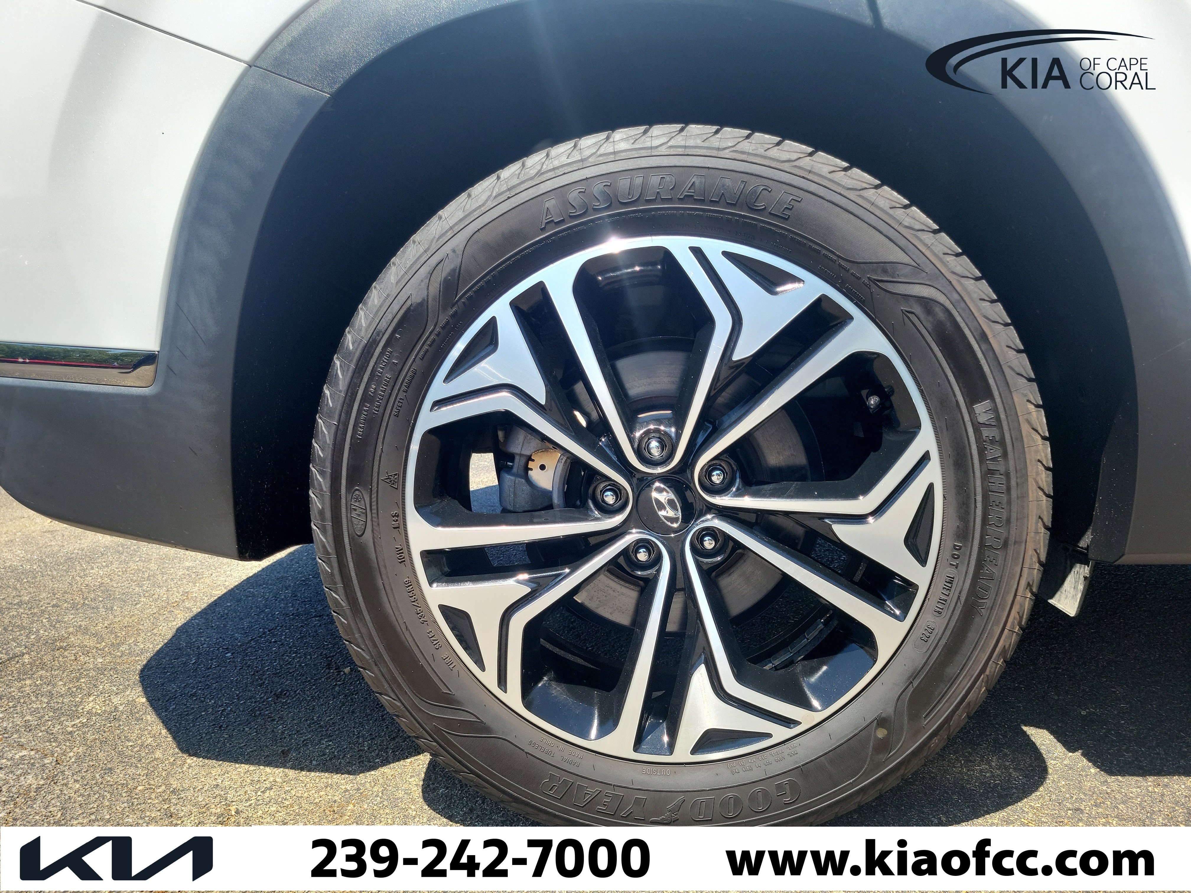 Used 2020 Hyundai Santa Fe Limited FWD image 9
