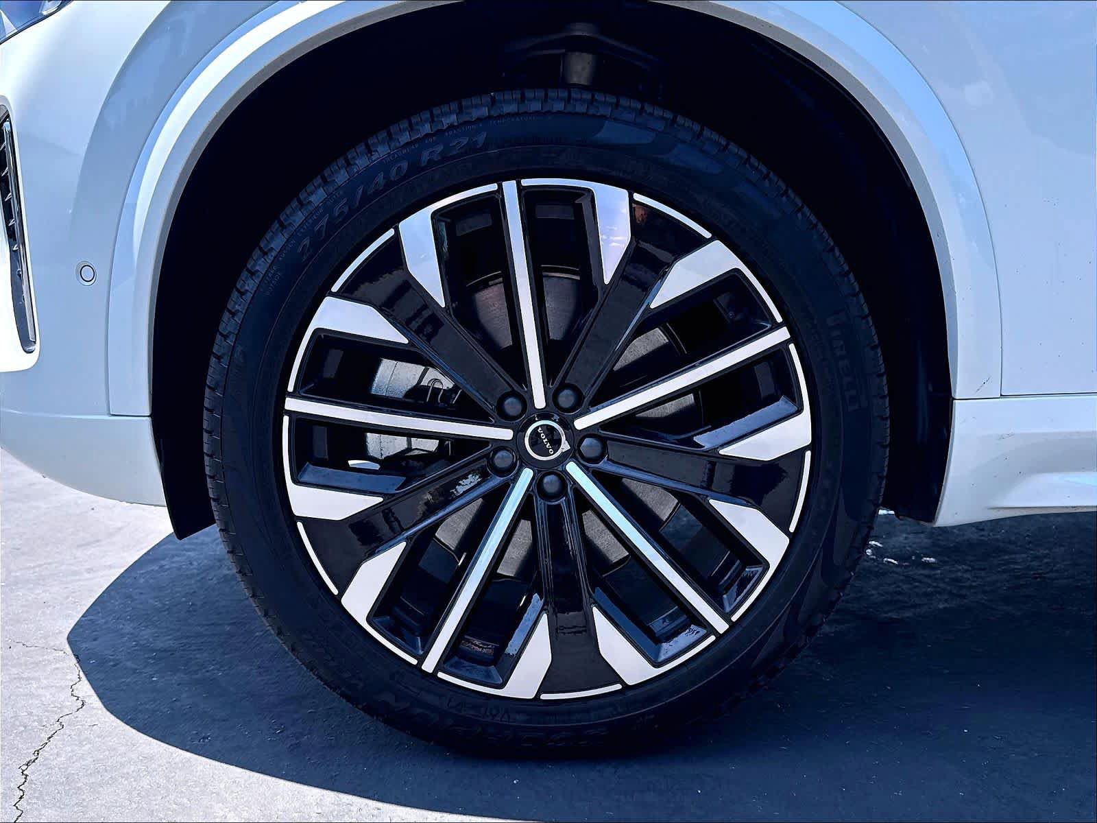Used 2026 Volvo XC90 T8 Ultra w/ Protection Package Premier AWD/4WD image 12