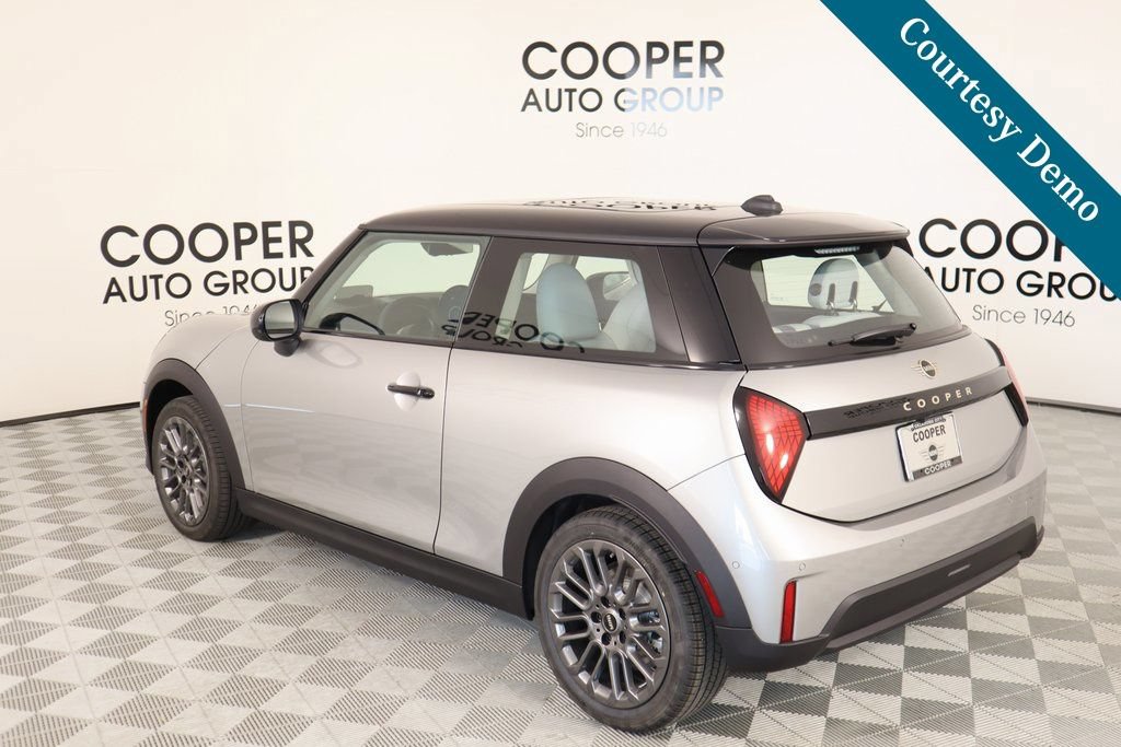 New 2025 MINI Cooper 2-Door Hardtop FWD image 22