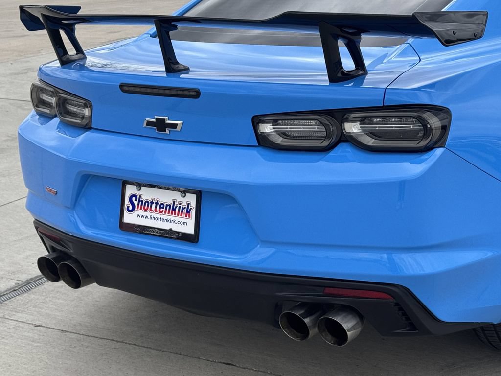 Used 2023 Chevrolet Camaro SS RWD image 6
