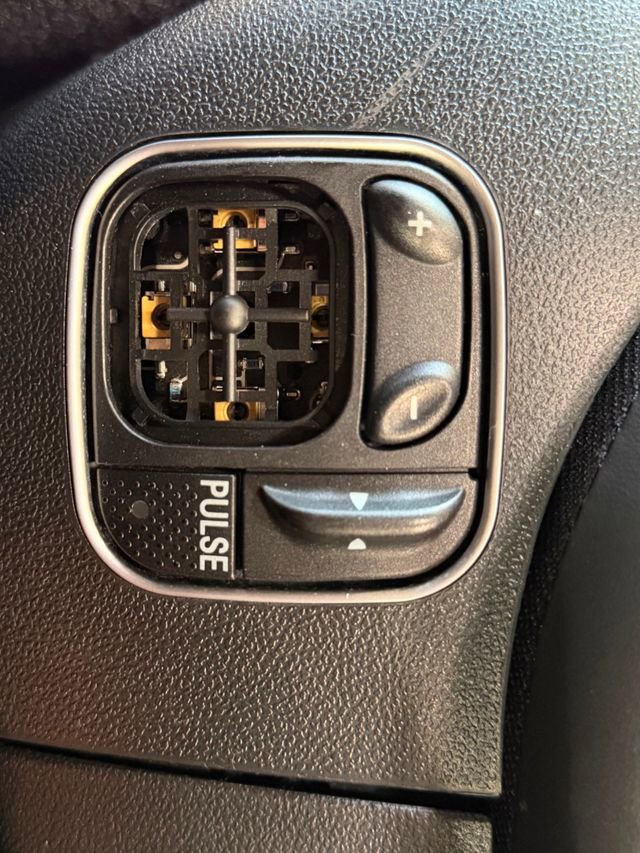 Used 2009 Mercedes-Benz SL 63 AMG image 28